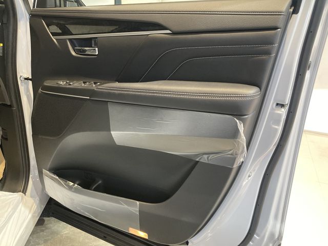 MITSUBISHI DELICA D:5 4WD 2025 Image 31