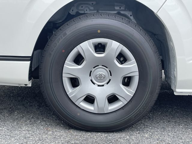 TOYOTA HIACE VAN 2WD 2025 Image 31