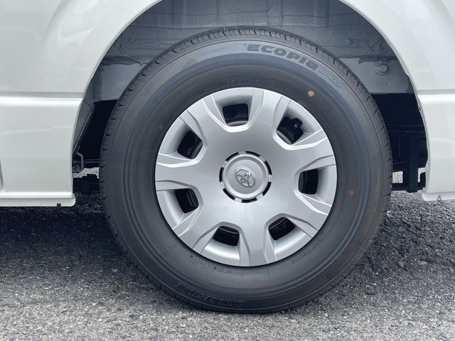 TOYOTA HIACE VAN 2WD 2025 Image 31