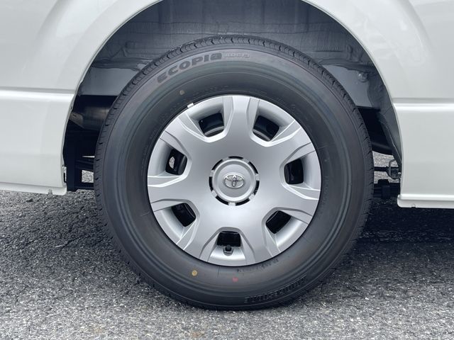 TOYOTA HIACE VAN 2WD 2025 Image 31