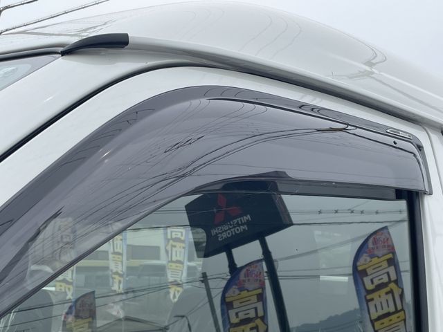 TOYOTA HIACE VAN 2WD 2025 Image 31