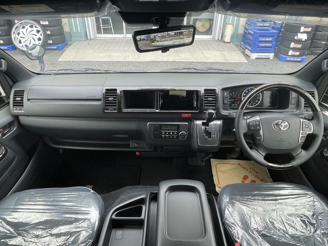 TOYOTA HIACE VAN 2WD 2025 Image 31