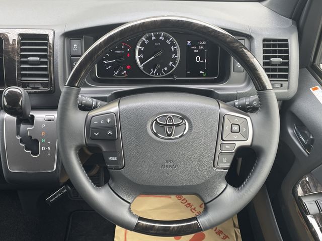 TOYOTA HIACE VAN 2WD 2025 Image 31