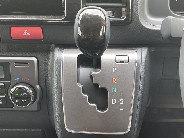 TOYOTA HIACE VAN 2WD 2025 Image 31