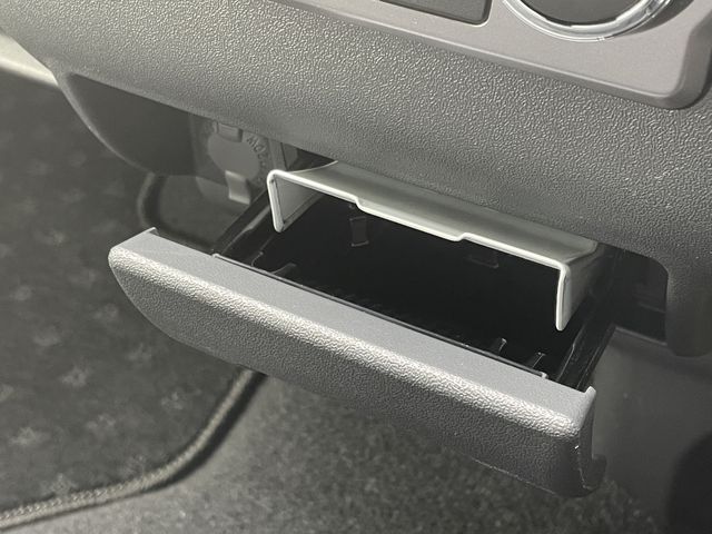 TOYOTA HIACE VAN 2WD 2025 Image 31