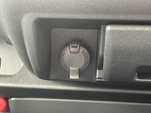 TOYOTA HIACE VAN 2WD 2025 Image 31