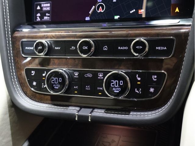 BENTLEY BENTAYGA 2025 Image 31