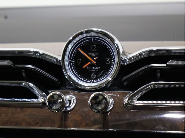 BENTLEY BENTAYGA 2025 Image 31