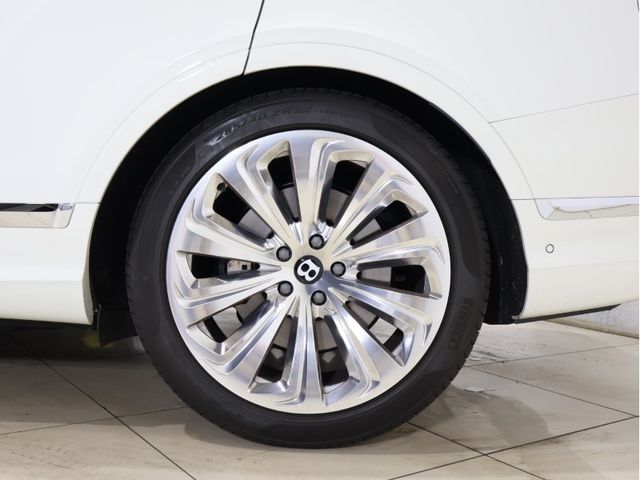 BENTLEY BENTAYGA 2025 Image 31