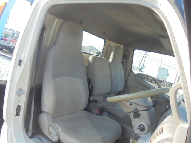 HINO DUTRO 2010 Image 31