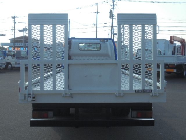 HINO DUTRO 2010 Image 31