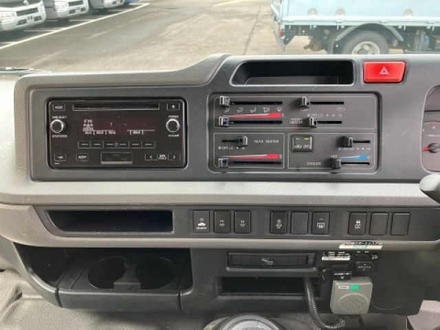 HINO LIESSE2 2017 Image 31