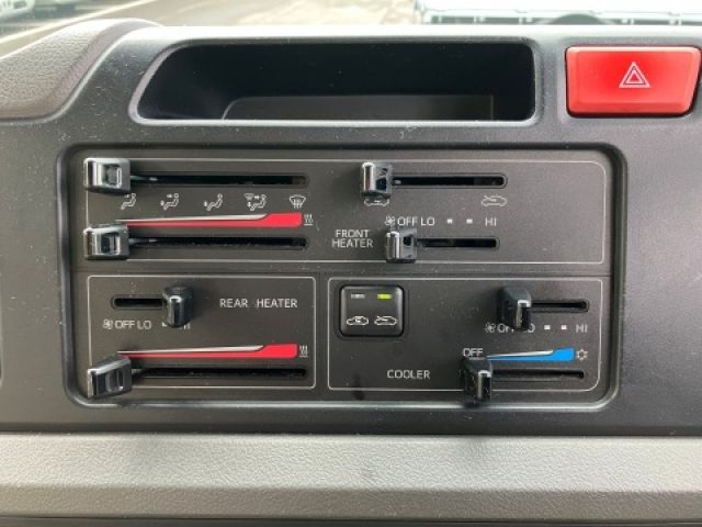 HINO LIESSE2 2017 Image 31