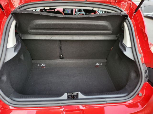 RENAULT LUTECIA 2016 Image 31