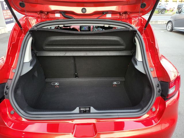 RENAULT LUTECIA 2016 Image 31