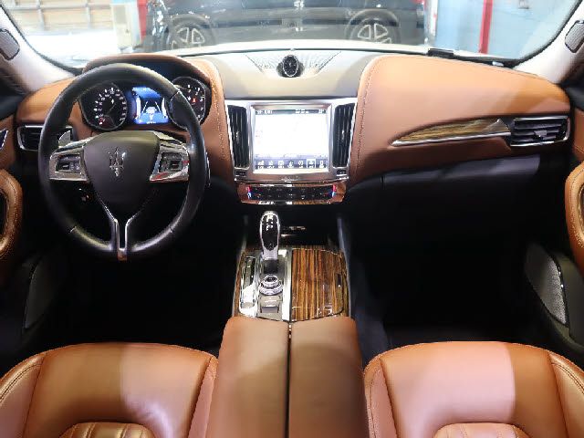 MASERATI LEVANTE 2016 Image 31