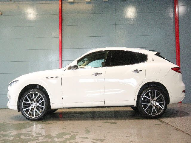 MASERATI LEVANTE 2016 Image 31