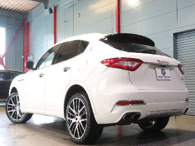 MASERATI LEVANTE 2016 Image 31