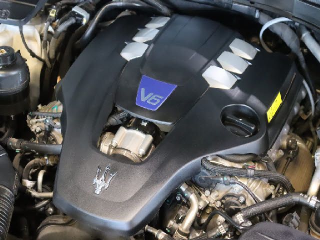 MASERATI LEVANTE 2016 Image 31