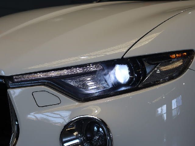 MASERATI LEVANTE 2016 Image 31