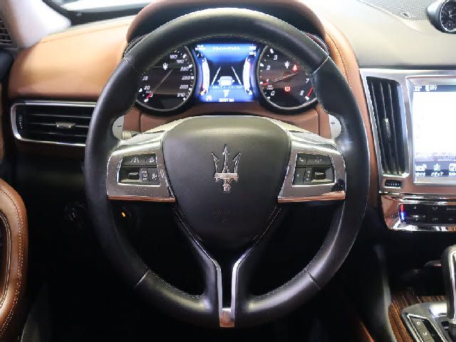 MASERATI LEVANTE 2016 Image 31