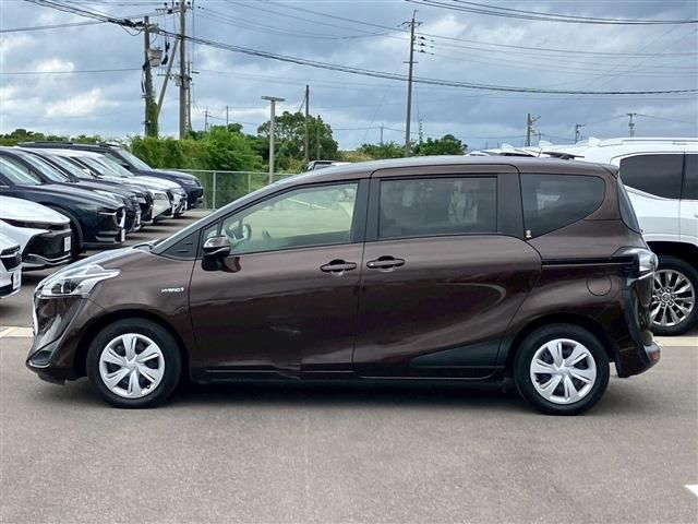 TOYOTA SIENTA HYBRID 2019 Image 31