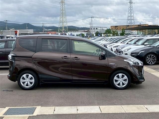 TOYOTA SIENTA HYBRID 2019 Image 31