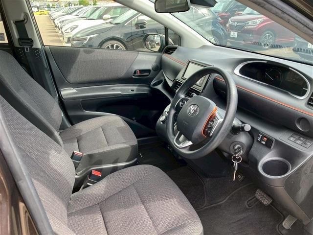 TOYOTA SIENTA HYBRID 2019 Image 31