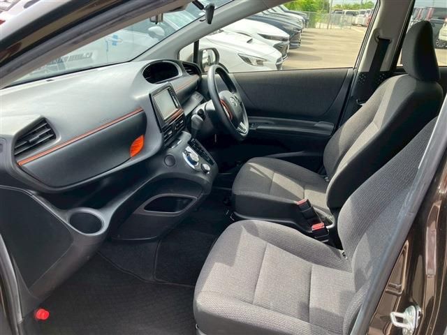 TOYOTA SIENTA HYBRID 2019 Image 31