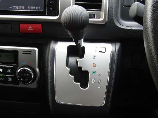 TOYOTA HIACE WAGON 2019 Image 31