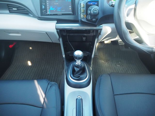 HONDA CR-Z 2010 Image 31