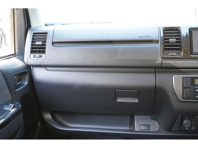 TOYOTA HIACE VAN 2WD 2017 Image 31