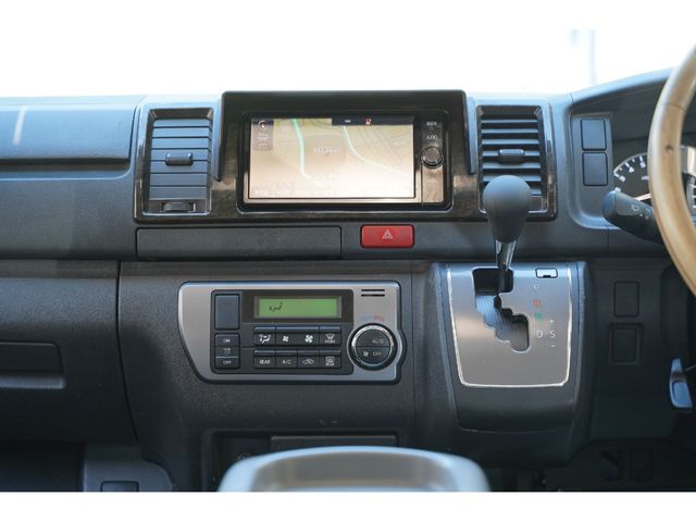 TOYOTA HIACE VAN 2WD 2017 Image 31