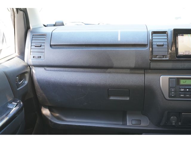 TOYOTA HIACE VAN 2WD 2017 Image 31