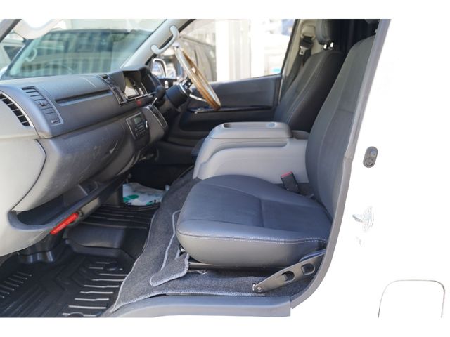 TOYOTA HIACE VAN 2WD 2017 Image 31