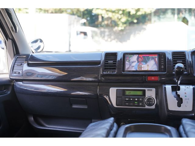 TOYOTA HIACE VAN 4WD 2014 Image 31