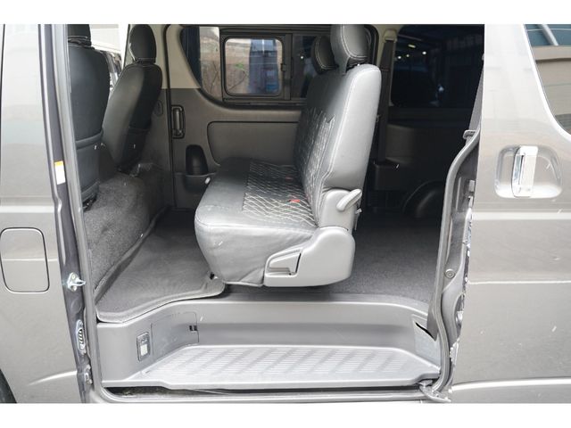 TOYOTA HIACE VAN 4WD 2016 Image 31
