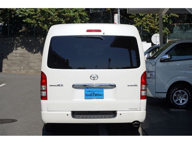 TOYOTA REGIUSACE VAN 2WD 2013 Image 31