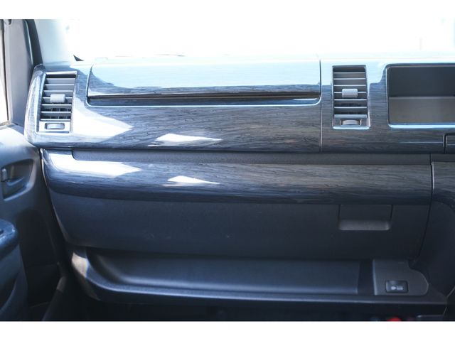 TOYOTA REGIUSACE VAN 2WD 2013 Image 31