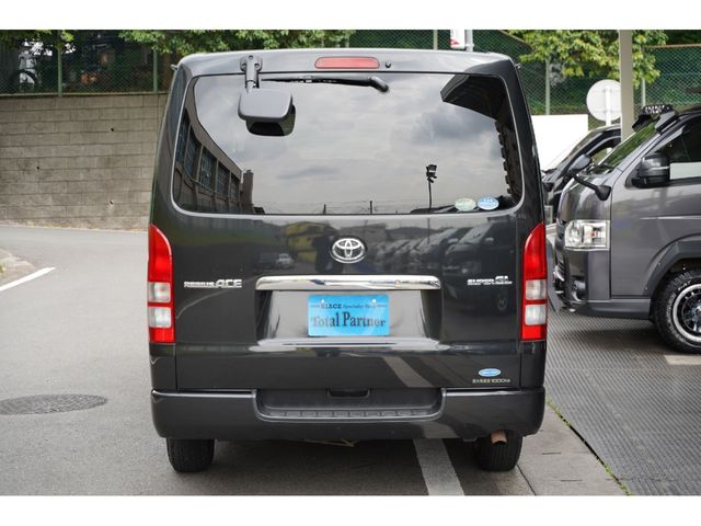 TOYOTA REGIUSACE VAN 2WD 2011 Image 31