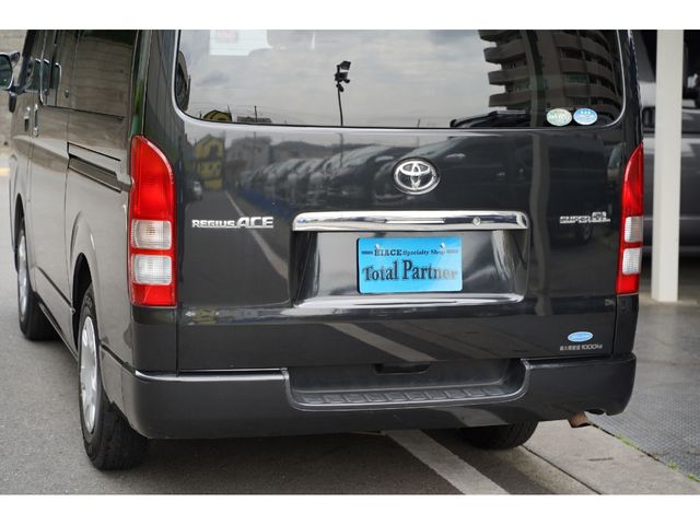 TOYOTA REGIUSACE VAN 2WD 2011 Image 31