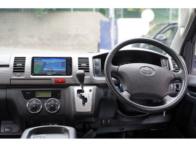 TOYOTA REGIUSACE VAN 2WD 2011 Image 31