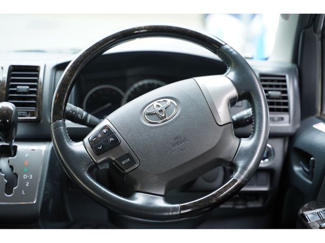 TOYOTA HIACE VAN 2WD 2016 Image 31