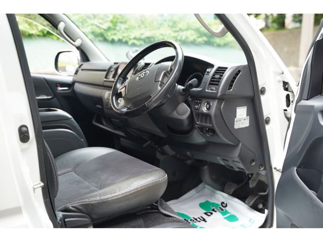 TOYOTA HIACE VAN 2WD 2016 Image 31