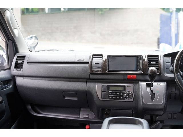 TOYOTA HIACE VAN 2WD 2016 Image 31