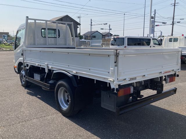 HINO DUTRO 2011 Image 31