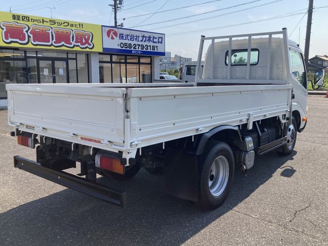 HINO DUTRO 2011 Image 31