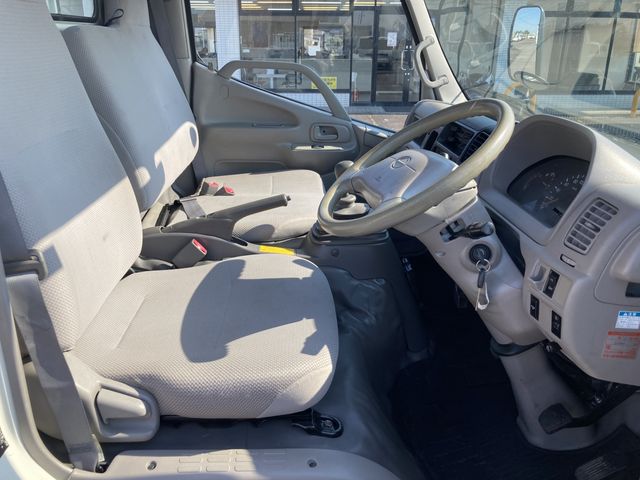 HINO DUTRO 2011 Image 31