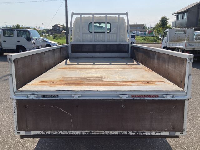 HINO DUTRO 2011 Image 31