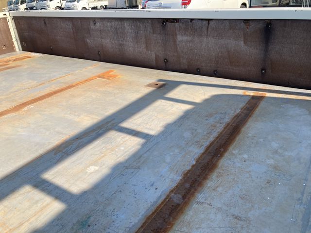 HINO DUTRO 2011 Image 31